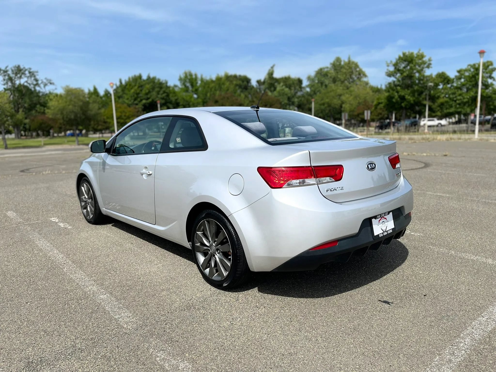 Used 2012 Kia Forte Koup SX FWD image 7