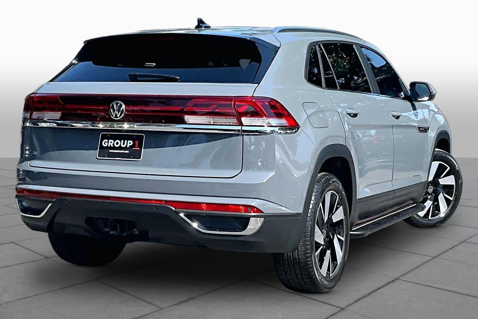 Used 2024 Volkswagen Atlas Cross Sport SE FWD image 13