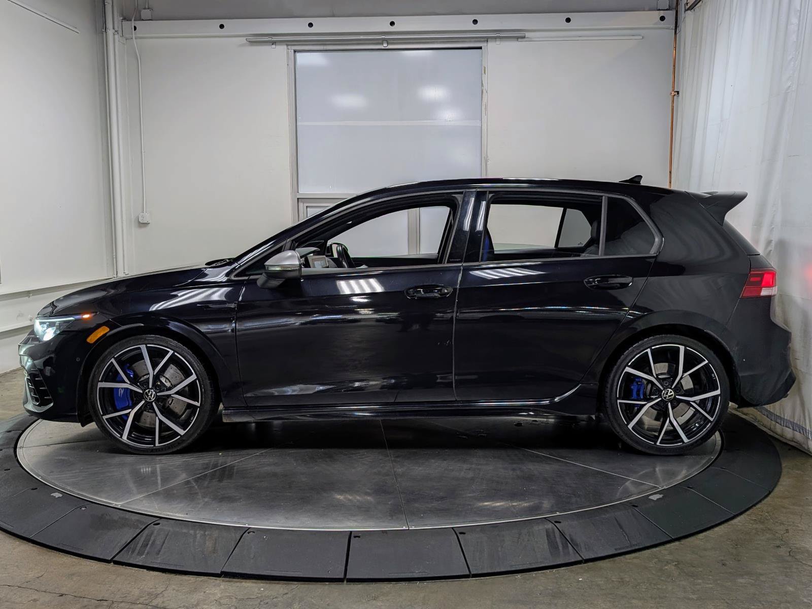Used 2022 Volkswagen Golf R AWD/4WD image 6