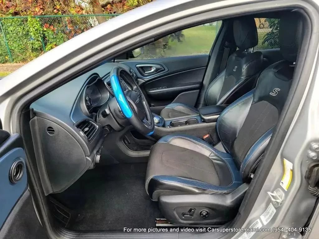 Used 2015 Chrysler 200 S FWD image 15