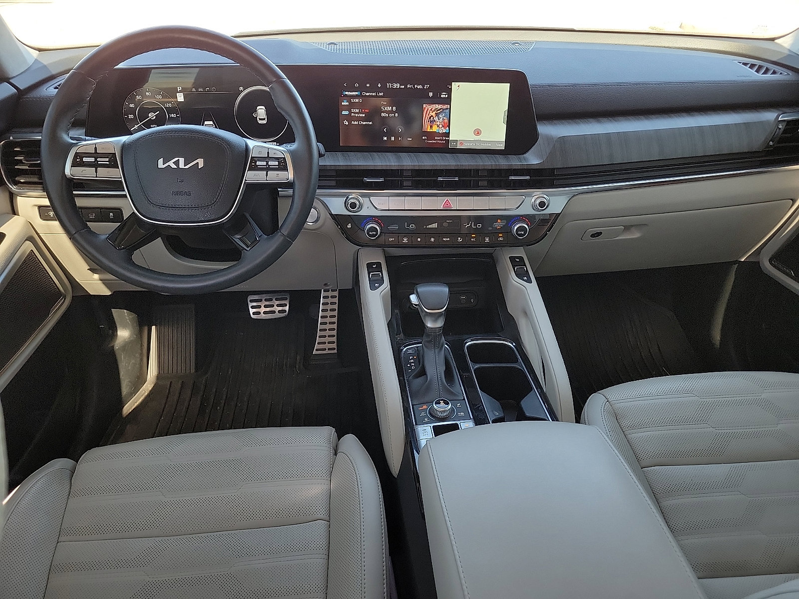 Used 2024 Kia Telluride SX Prestige w/ Towing Package image 9