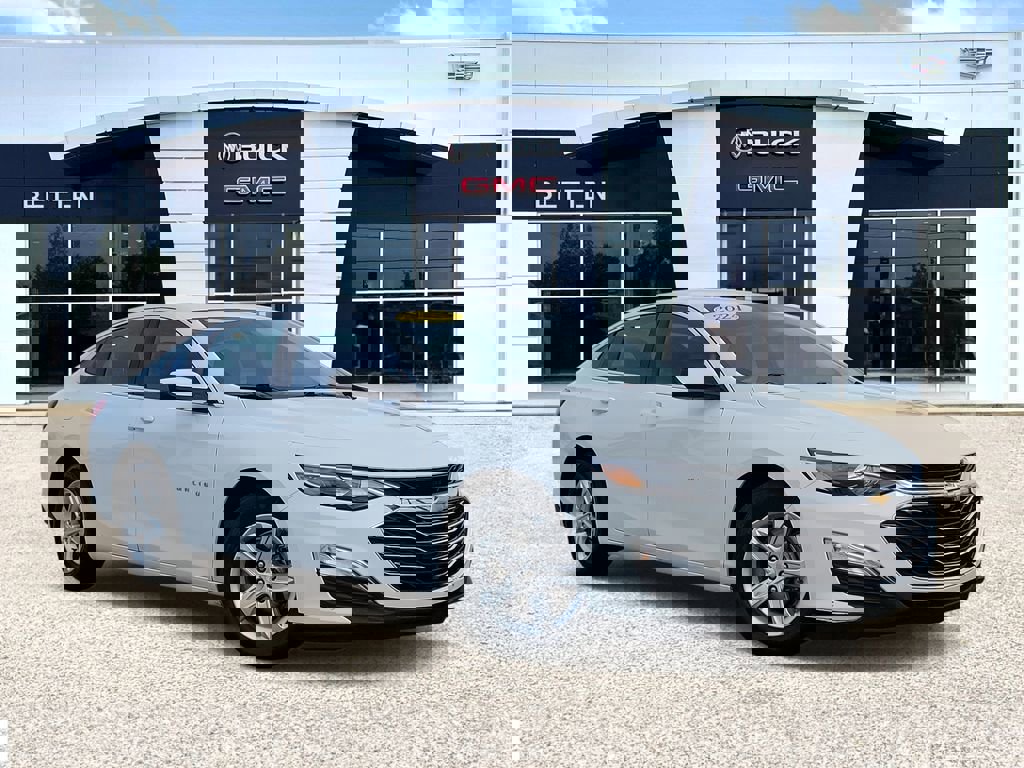 Used 2024 Chevrolet Malibu LS w/ Driver Confidence Package image 1