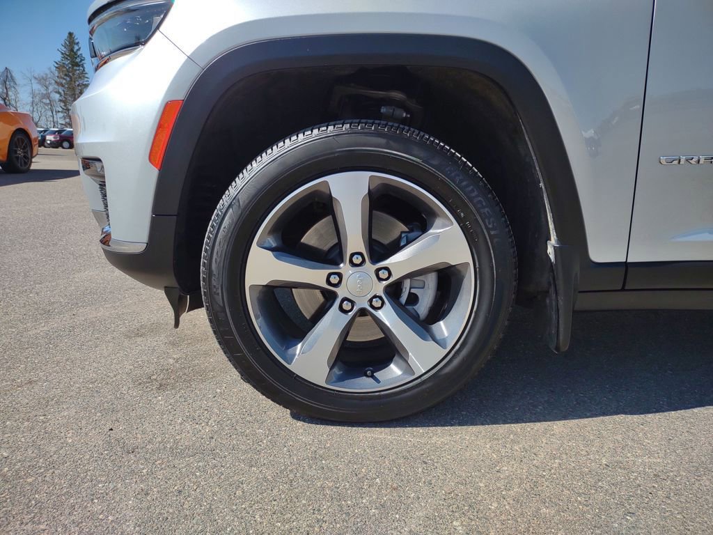 Used 2023 Jeep Grand Cherokee L Limited w/ MOPAR Finishing Package AWD/4WD image 27