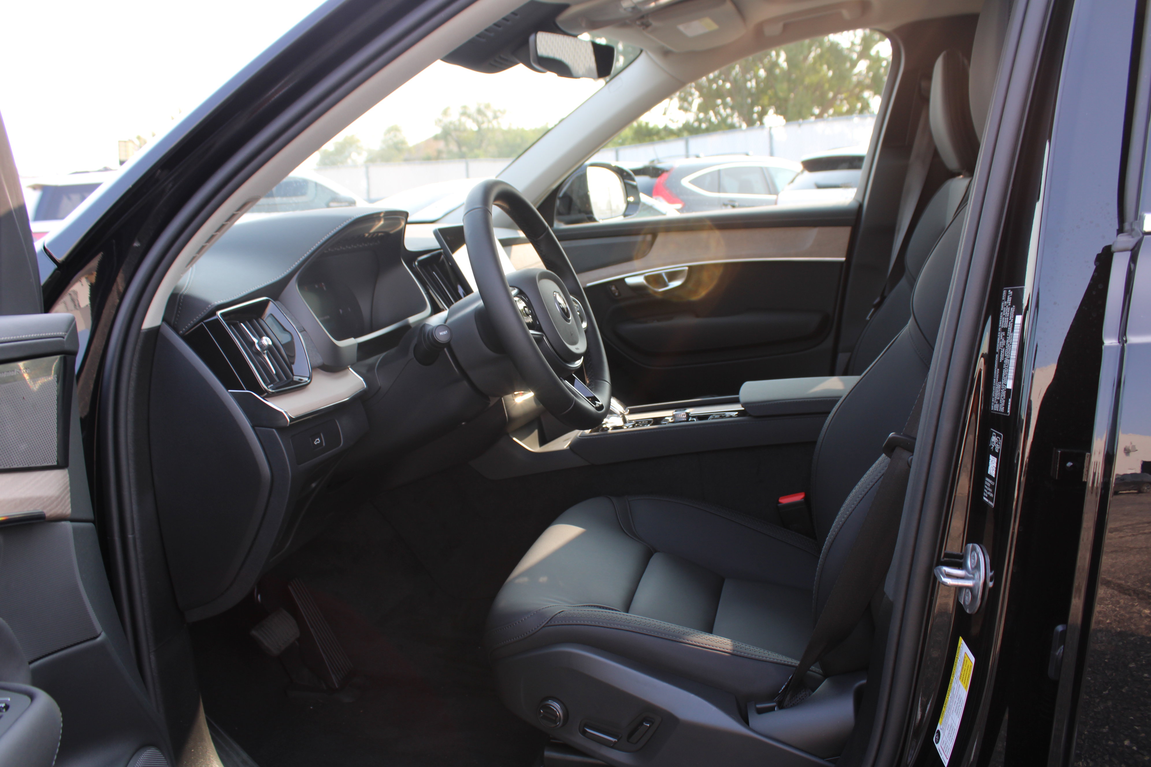 New 2026 Volvo XC90 B6 Plus w/ Protection Package Premier AWD/4WD image 56