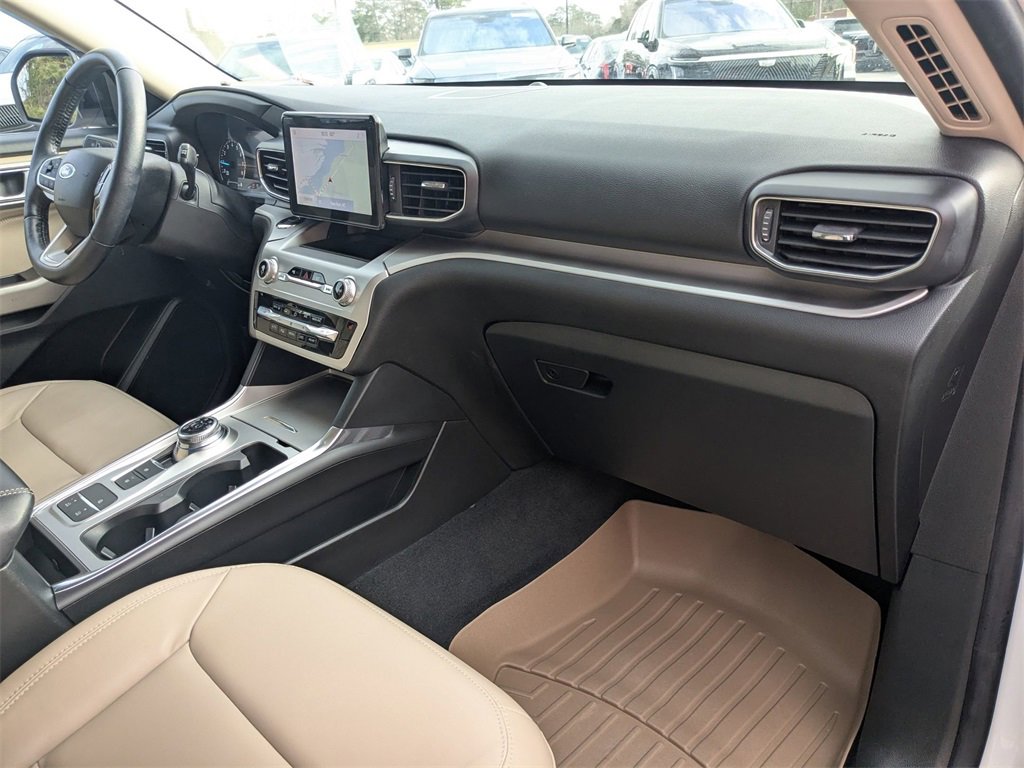 Used 2022 Ford Explorer XLT w/ Equipment Group 202A image 31