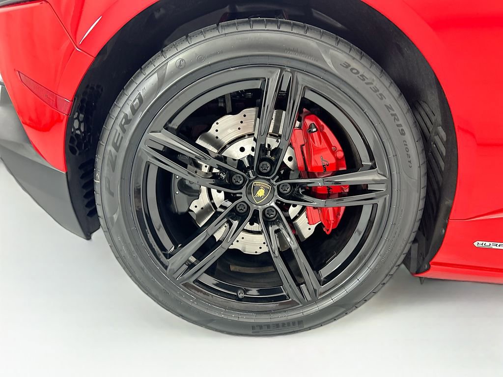 Used 2021 Lamborghini Huracan EVO image 28