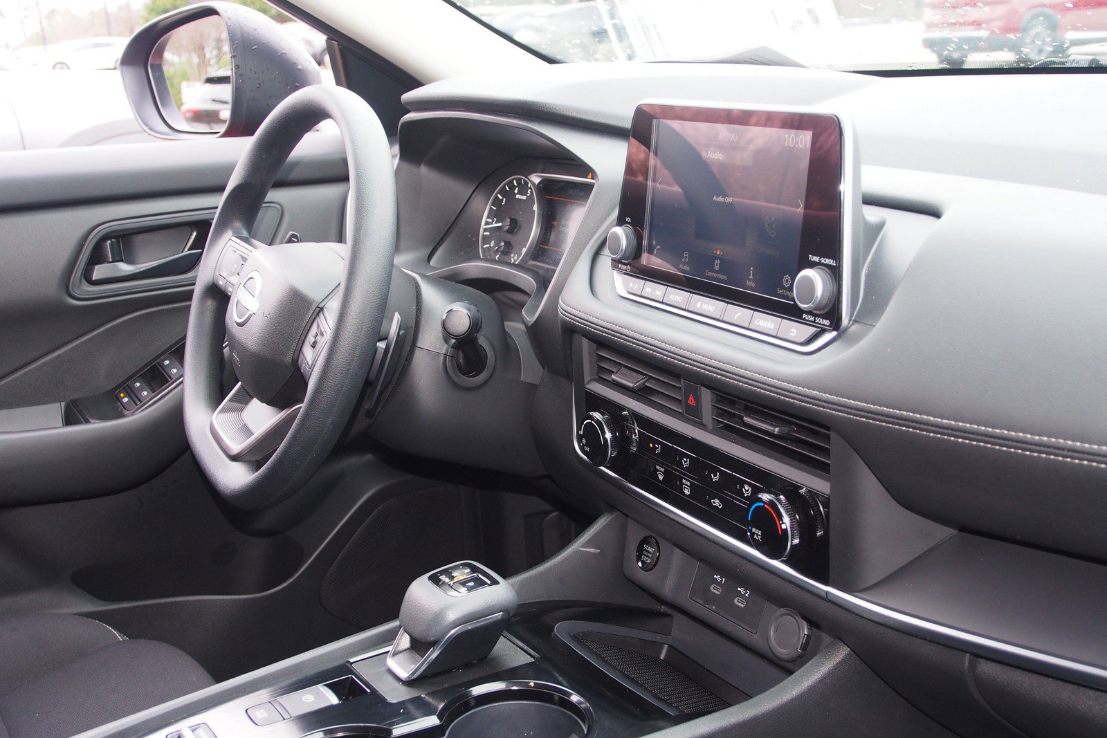 Used 2025 Nissan Rogue S image 10