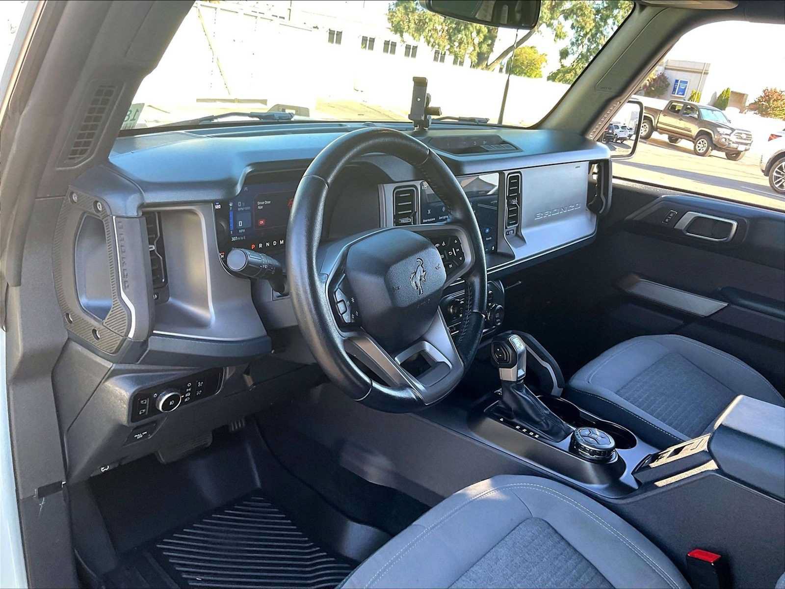 Used 2023 Ford Bronco Outer Banks AWD/4WD image 15