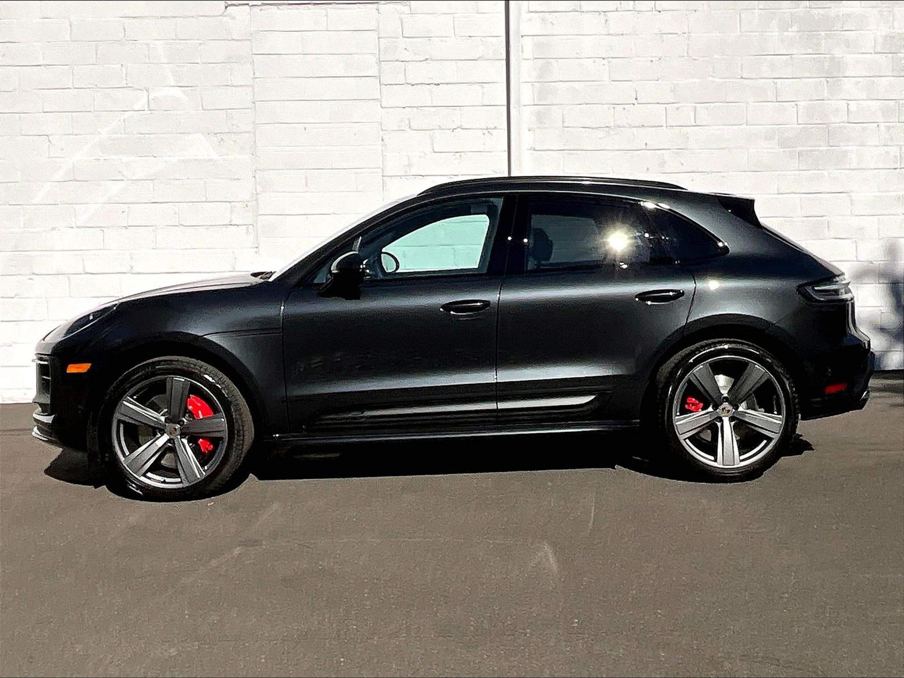 New 2026 Porsche Macan GTS image 2