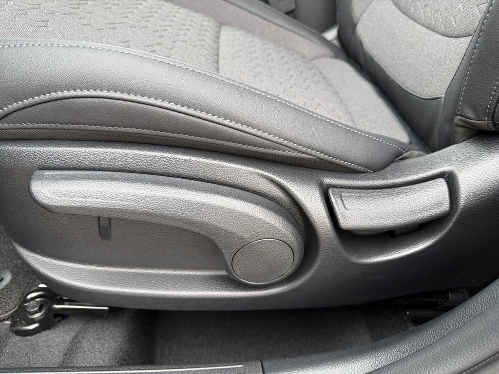 New 2026 Kia Seltos S image 16