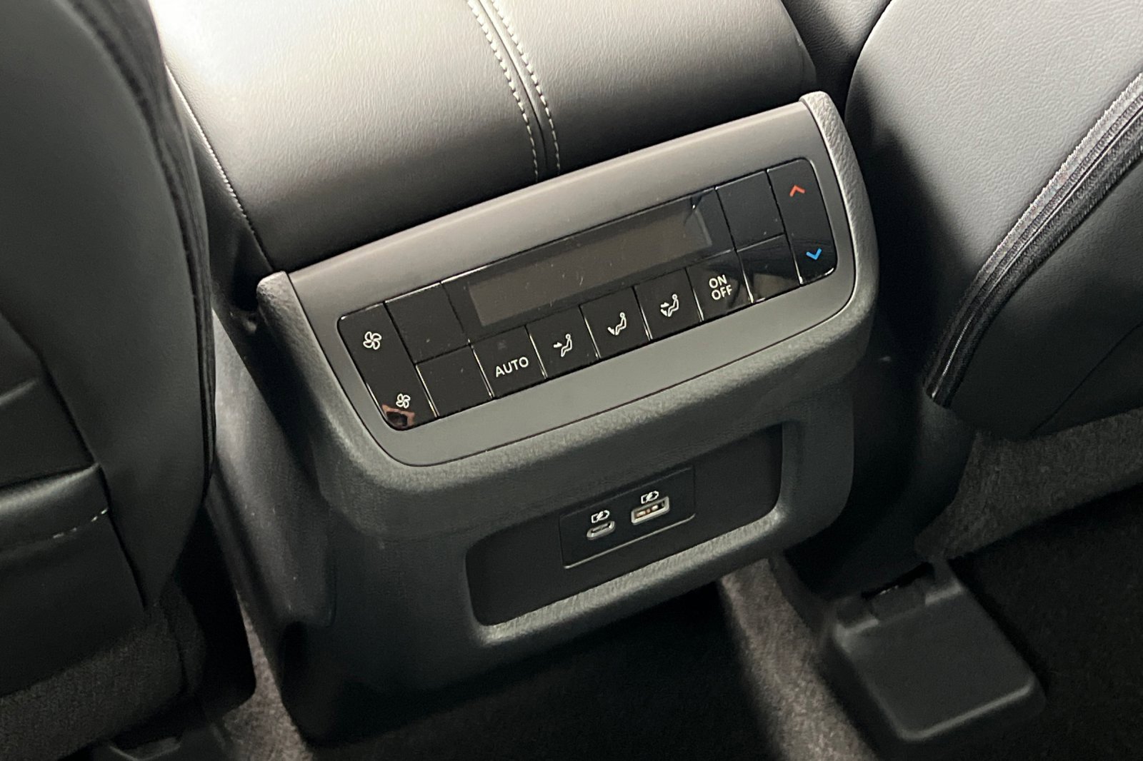 New 2025 Nissan Pathfinder SL w/ Lighting Package (N92) image 15