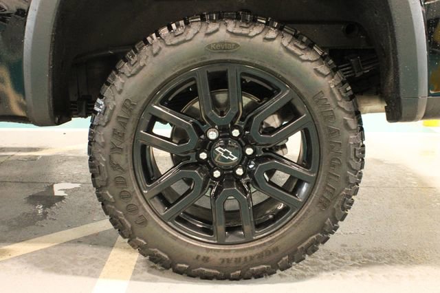 Used 2025 Chevrolet Silverado 1500 ZR2 w/ Technology Package AWD/4WD image 32