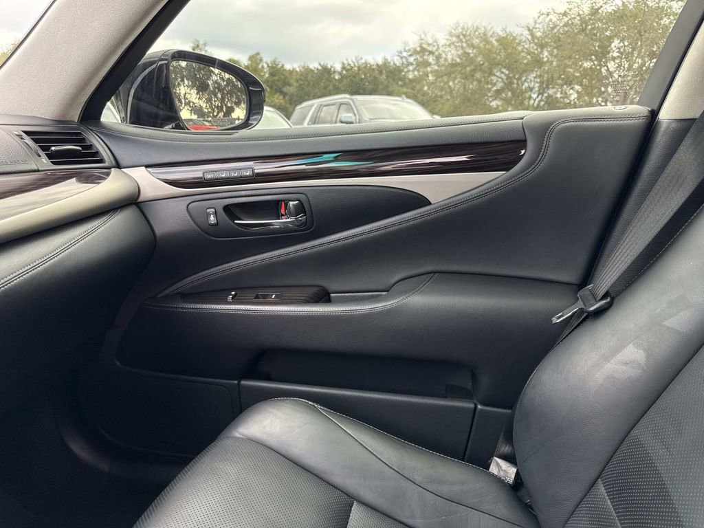 Used 2015 Lexus LS 460 L image 22