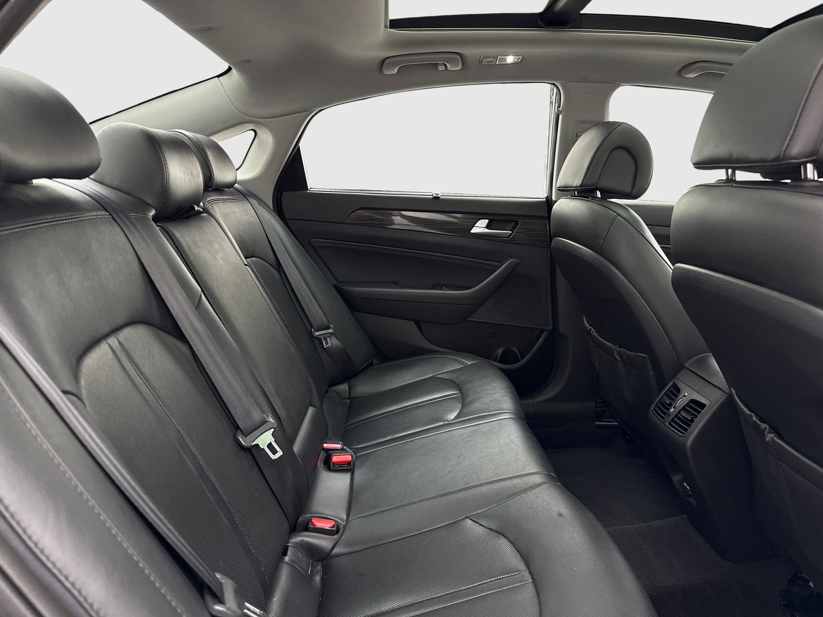 Used 2015 Hyundai Sonata Limited w/ Option Group 05 FWD image 44