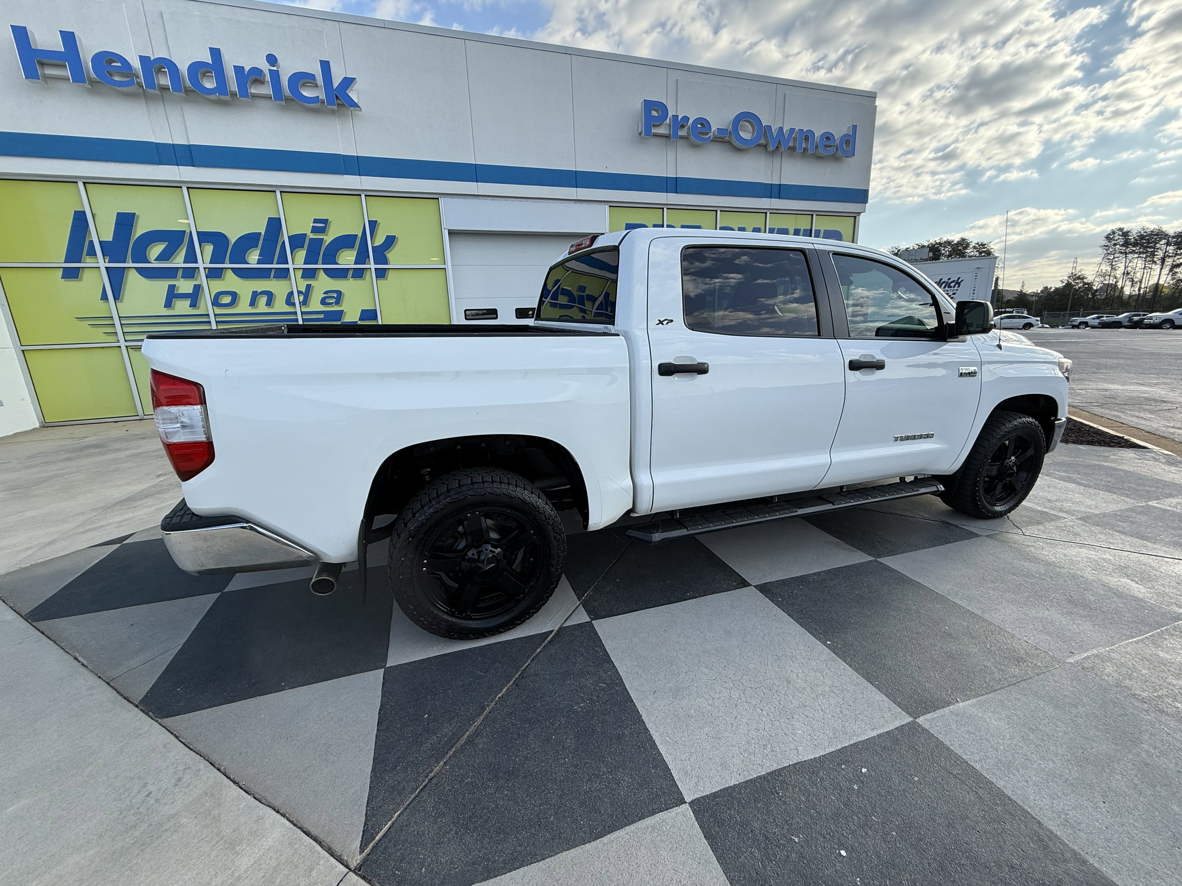 Used 2019 Toyota Tundra SR5 image 9