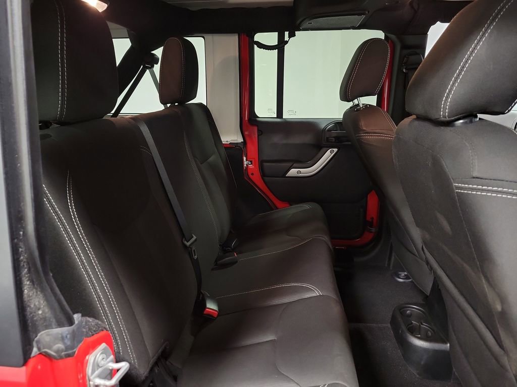 Used 2017 Jeep Wrangler Unlimited Rubicon w/ Connectivity Group image 22