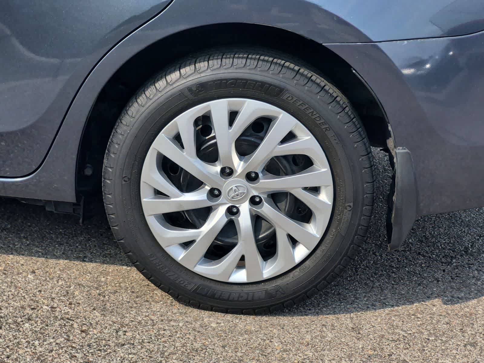 Used 2017 Toyota Corolla LE FWD image 14