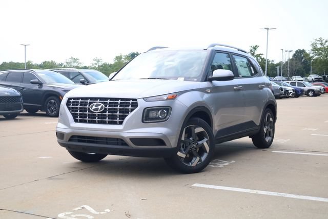 New 2026 Hyundai Venue SEL FWD image 2