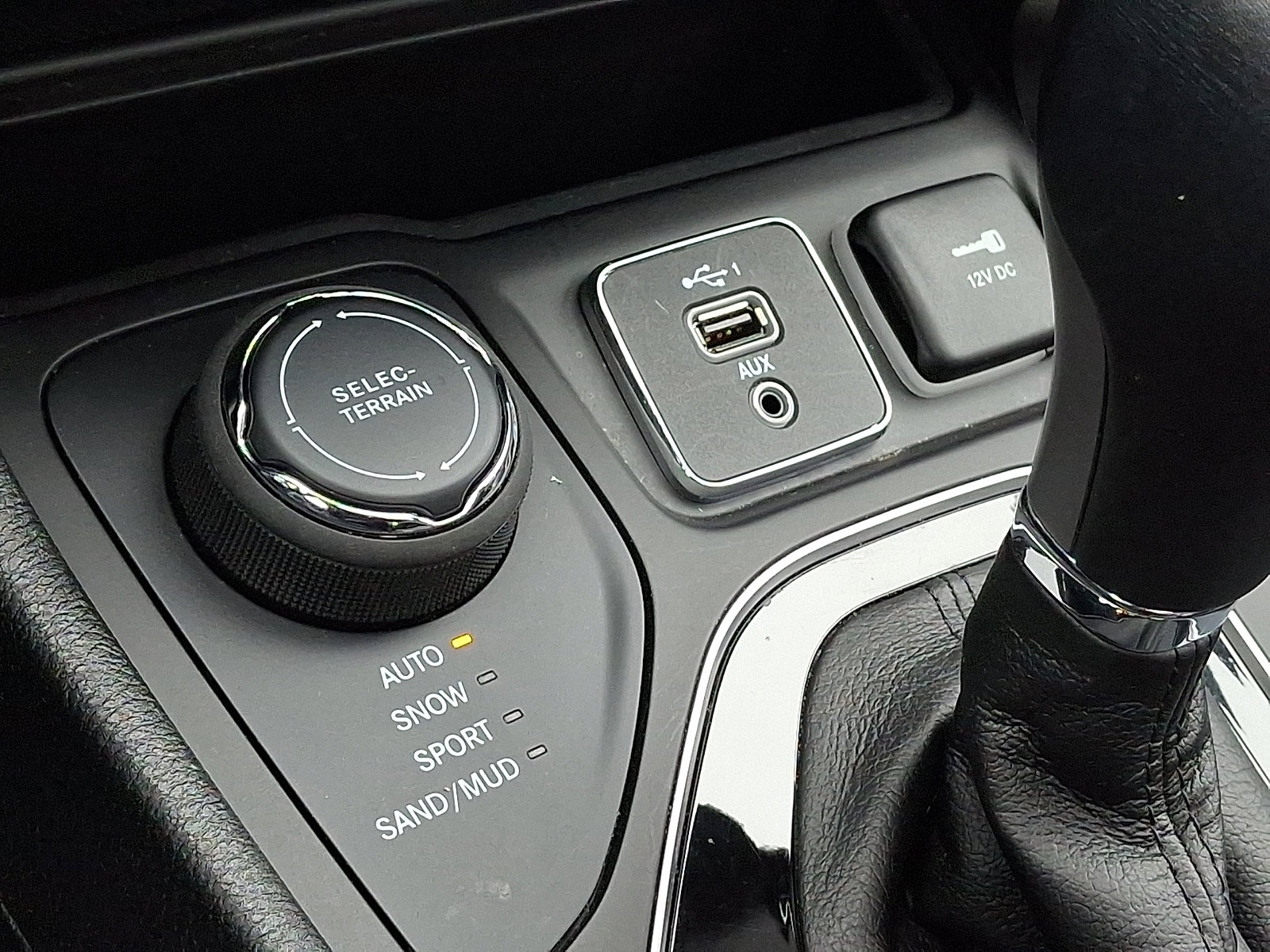 Used 2023 Jeep Cherokee Altitude Lux w/ Lux Elite Package image 30