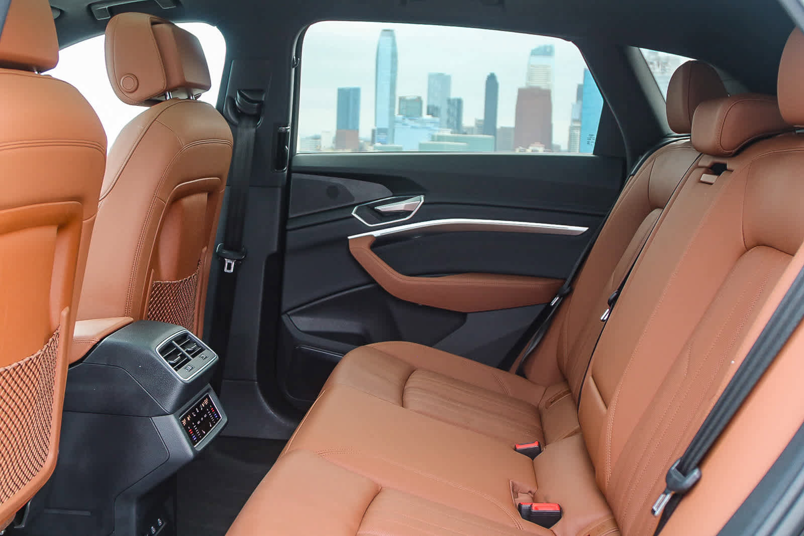 Used 2022 Audi e-tron Premium Plus w/ Premium Plus Package image 20