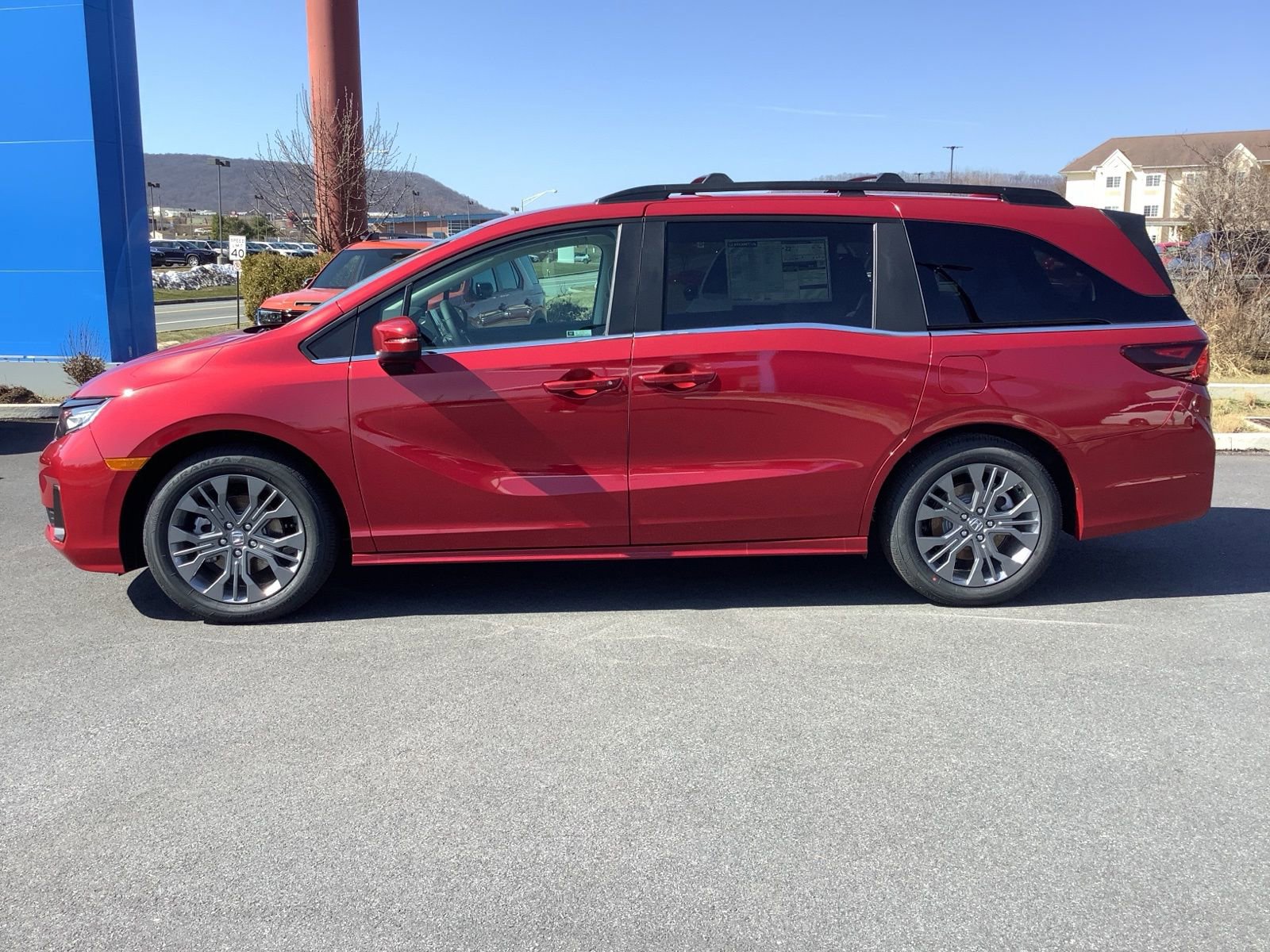New 2026 Honda Odyssey Touring image 3