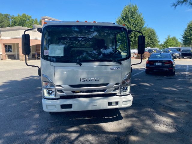 Used 2024 Isuzu NPR image 6