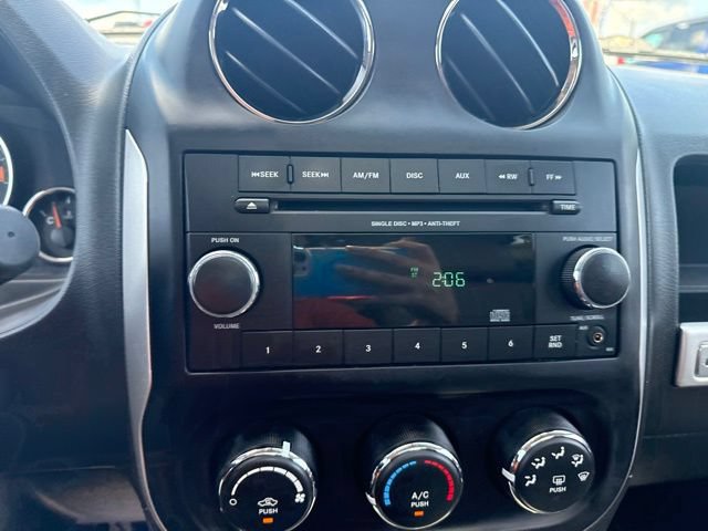 Used 2015 Jeep Compass High Altitude FWD image 24