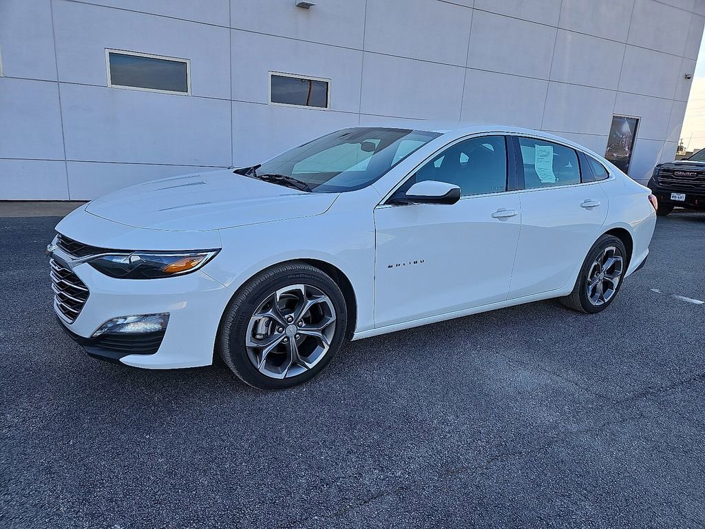 Used 2024 Chevrolet Malibu LT image 2