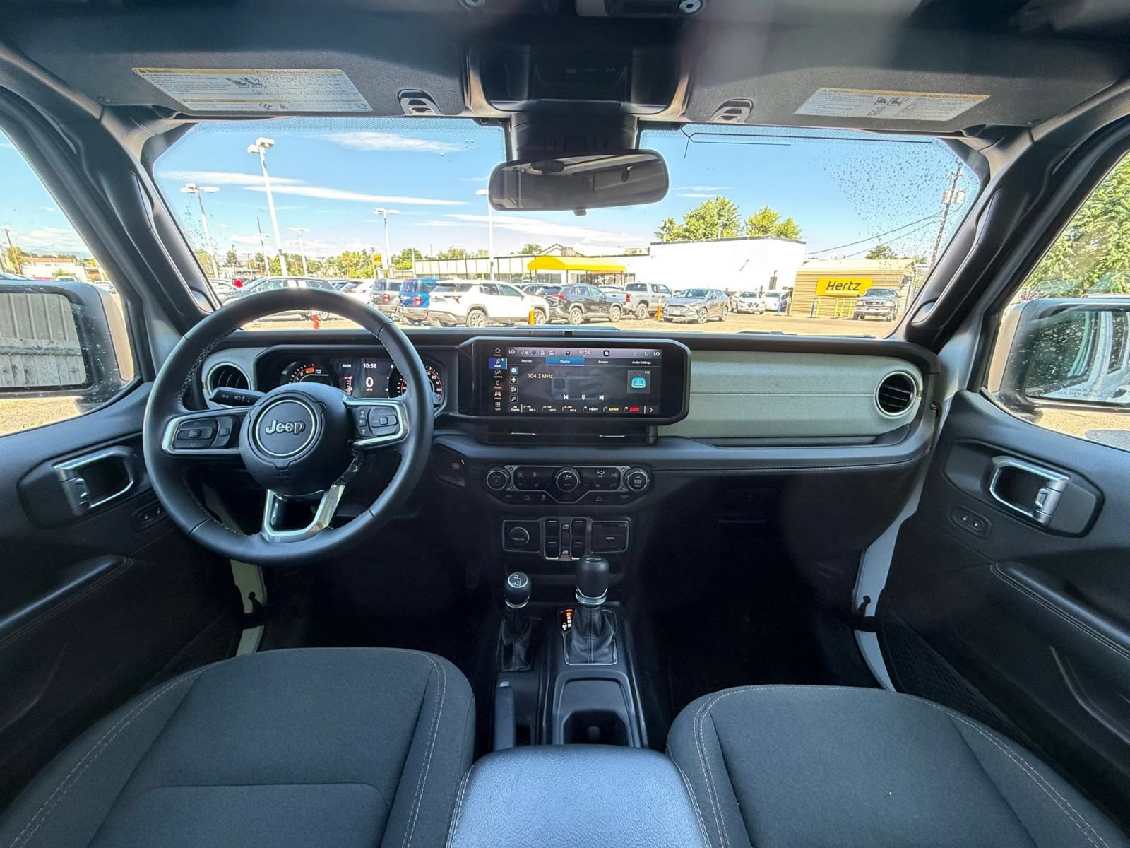 Used 2025 Jeep Wrangler Unlimited Sahara AWD/4WD image 33