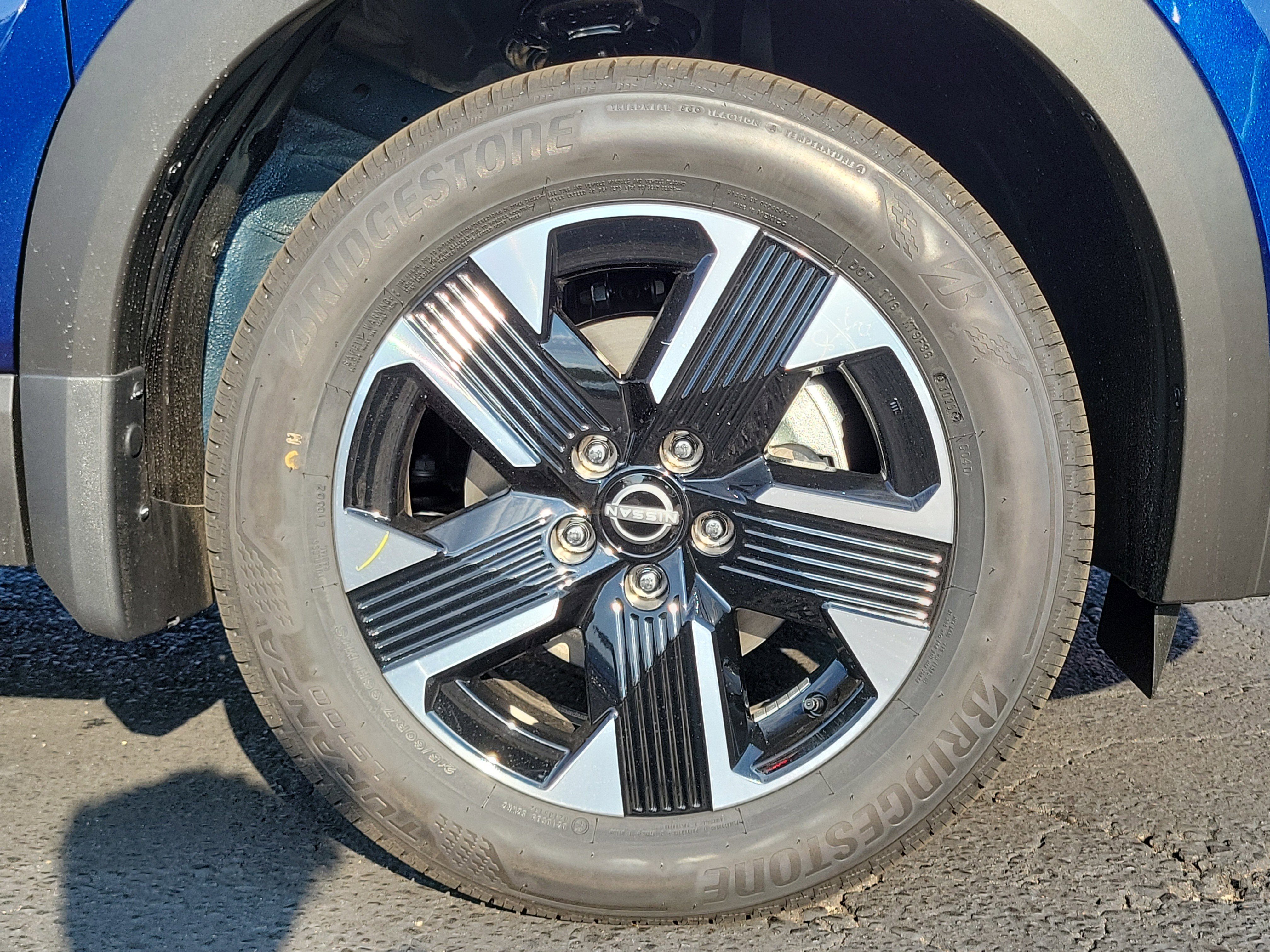 New 2026 Nissan Kicks SV w/ SV Premium Package image 5