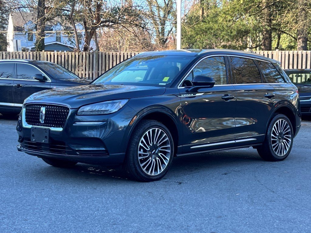 Used 2022 Lincoln Corsair Reserve w/ Sport Package image 2