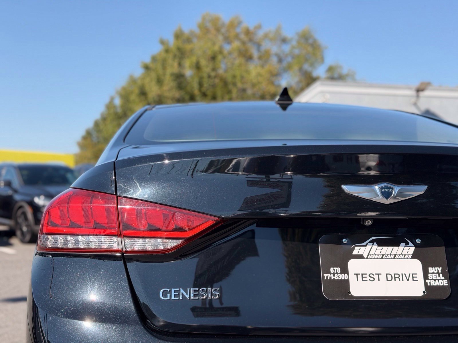 Used 2015 Hyundai Genesis 3.8 RWD image 9