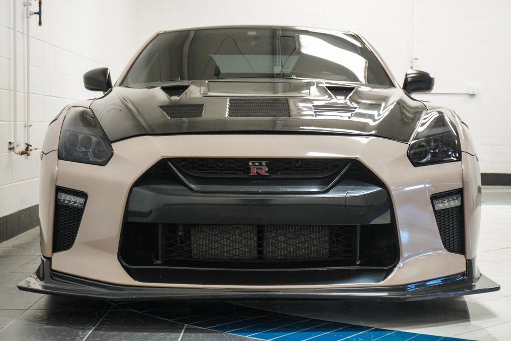 Used 2017 Nissan GT-R Premium AWD/4WD image 12