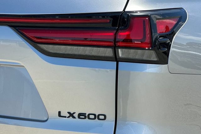 New 2026 Lexus LX 600 4WD w/ Accessory Package (2T) image 7