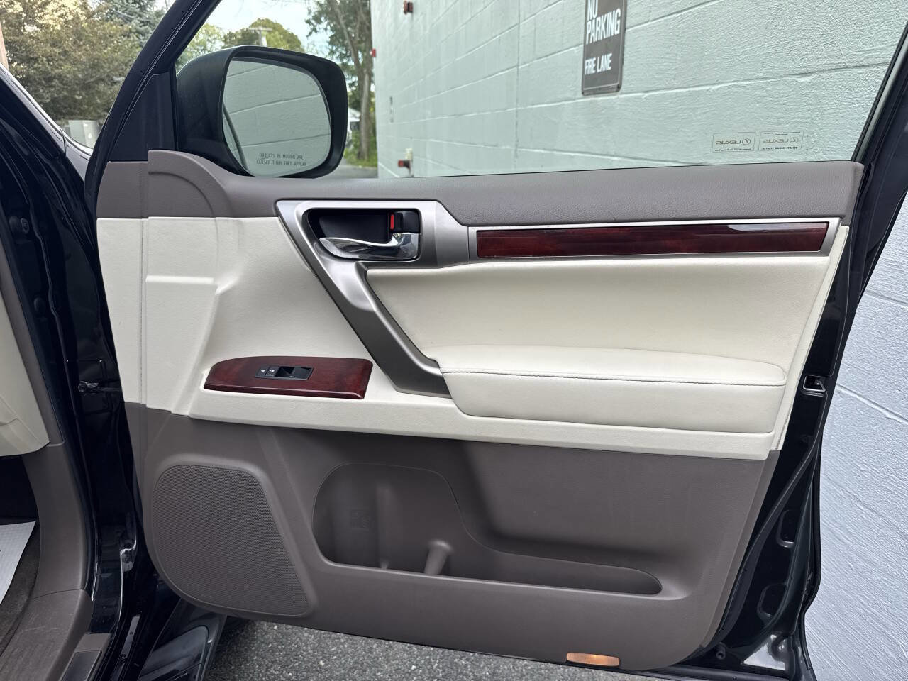 Used 2013 Lexus GX 460 w/ Comfort Plus Pkg image 40