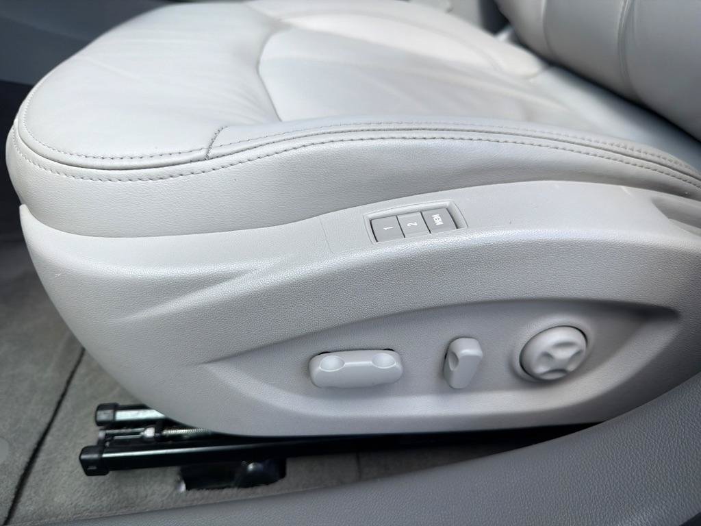 Used 2013 Buick LaCrosse Leather FWD image 25