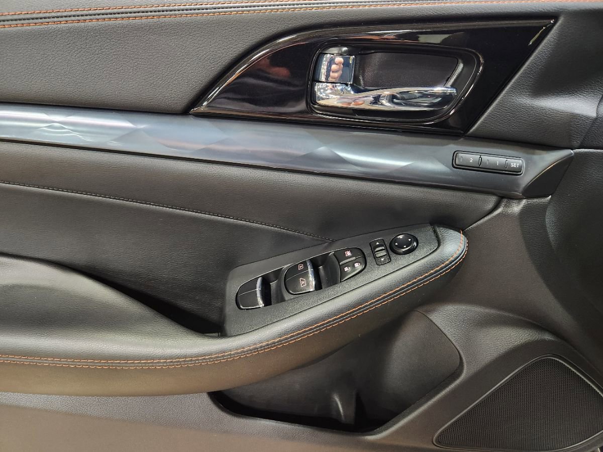 Used 2023 Nissan Maxima SR w/ Sport Mat Group image 42