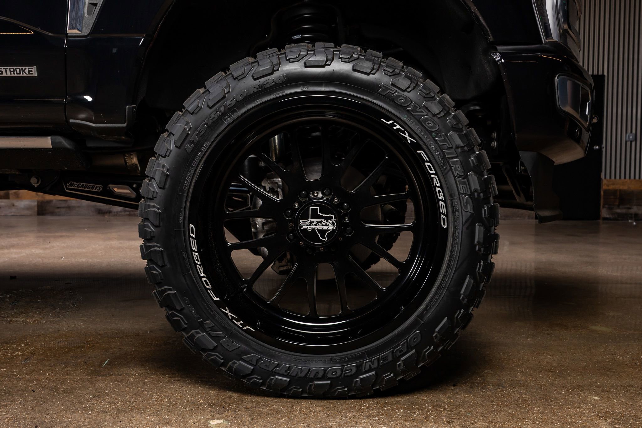 Used 2024 Ford F250 Limited w/ FX4 Off-Road Package image 12