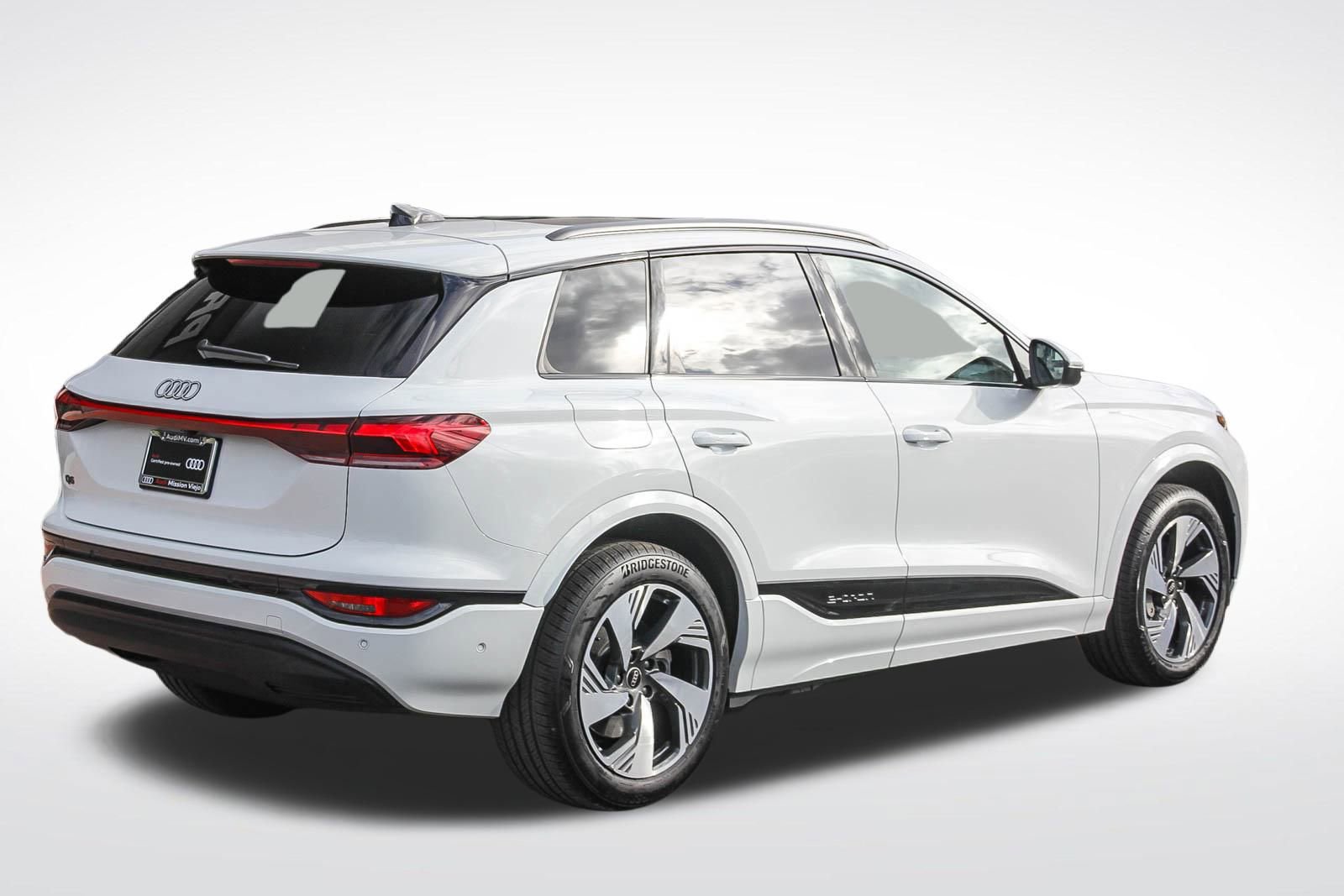 Certified 2025 Audi Q6 e-tron Premium Plus image 9