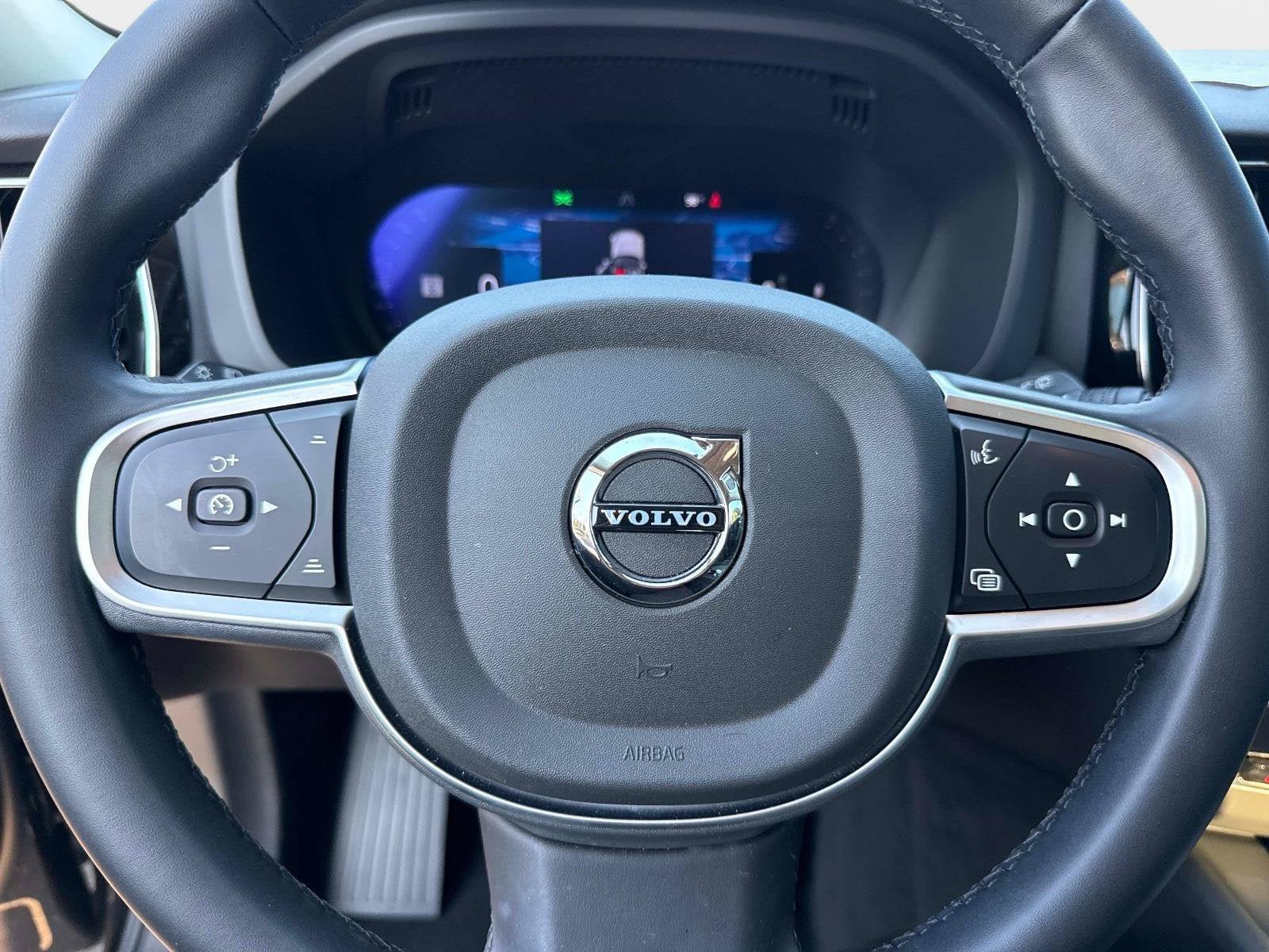 Used 2025 Volvo XC60 B5 Core AWD/4WD image 26