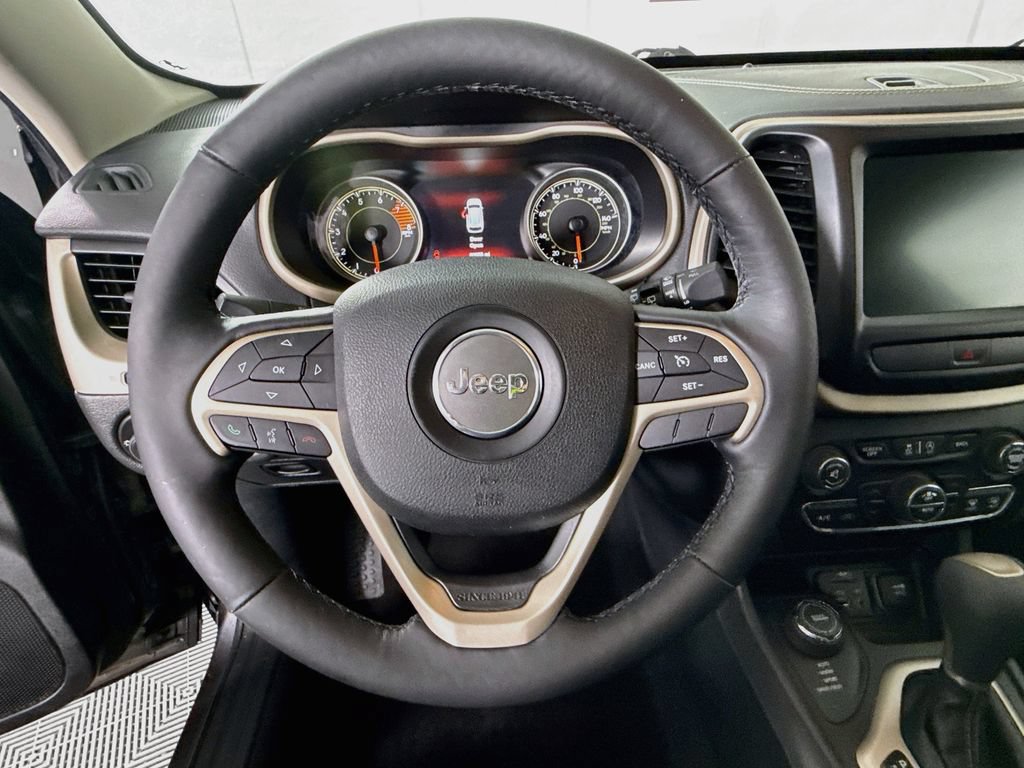 Used 2017 Jeep Cherokee Limited AWD/4WD image 21