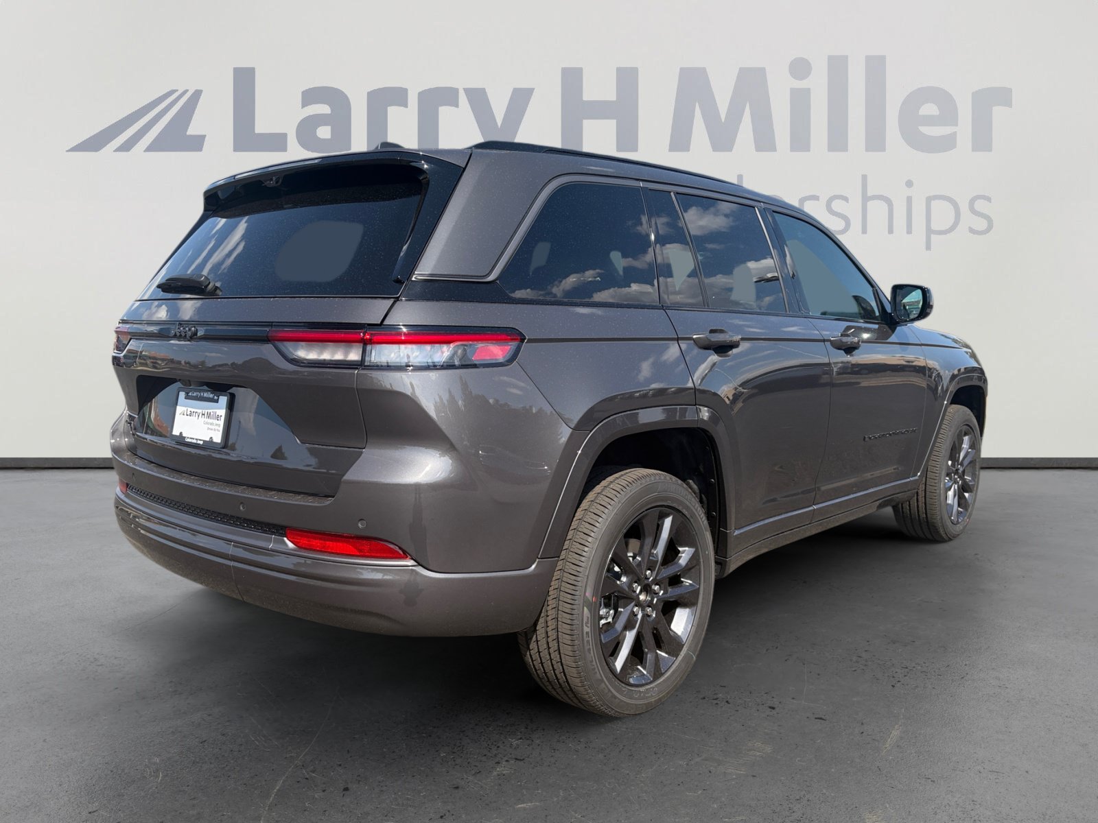 New 2026 Jeep Grand Cherokee Limited AWD/4WD image 5