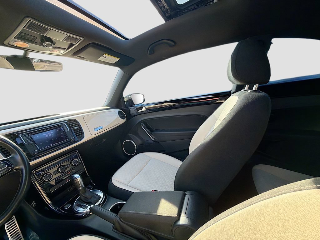 Used 2019 Volkswagen Beetle 2.0T SE FWD image 23
