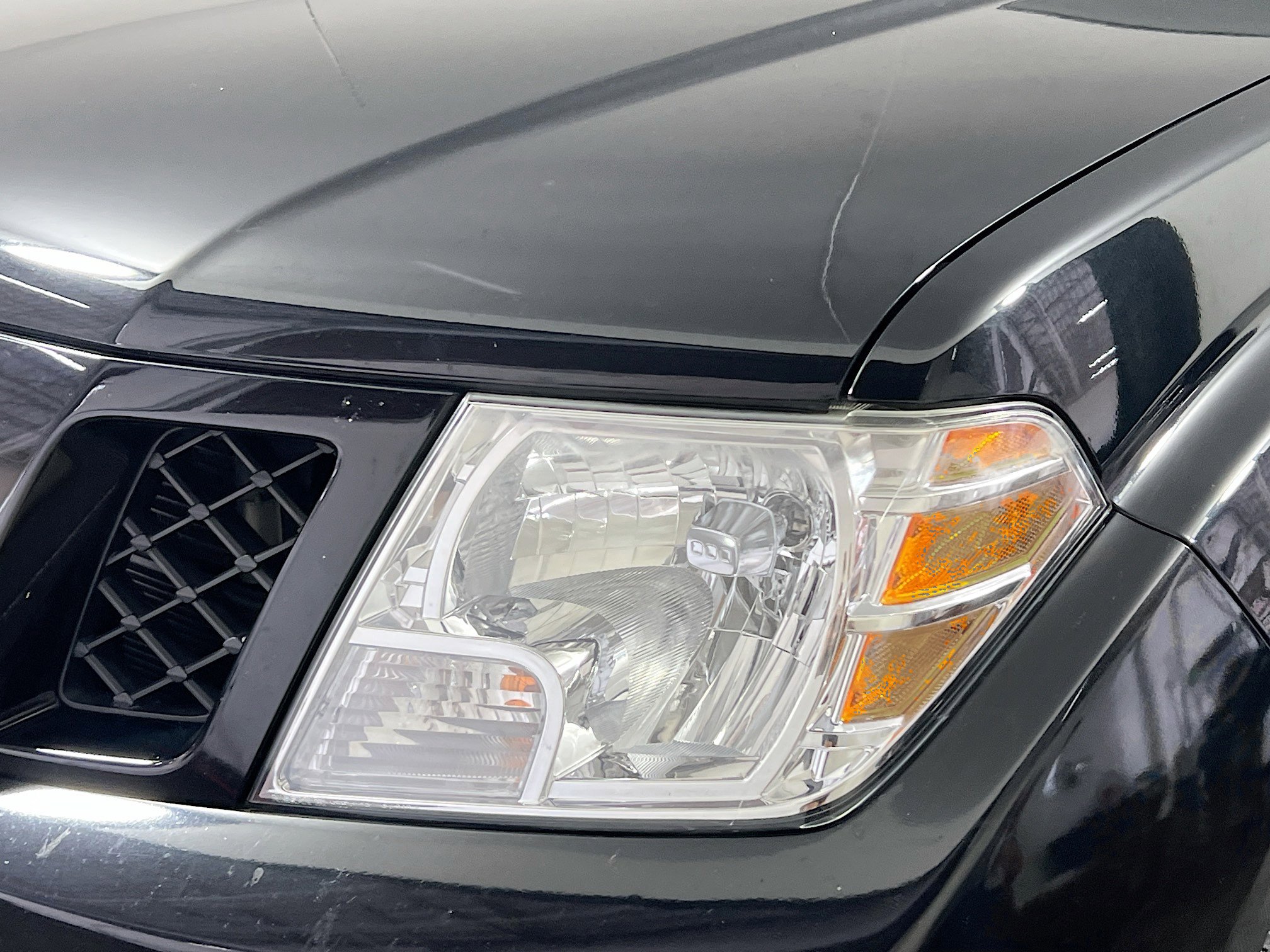 Used 2021 Nissan Frontier SV w/ Midnight Edition Floor Mats image 11