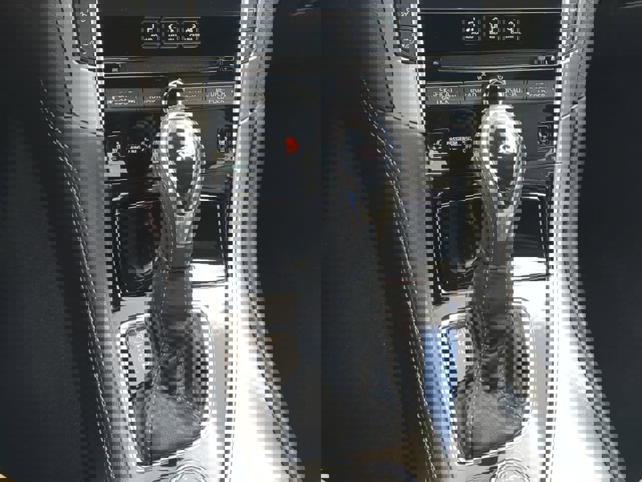 Used 2019 INFINITI Q60 3.0t Luxe w/ Essential Package image 16