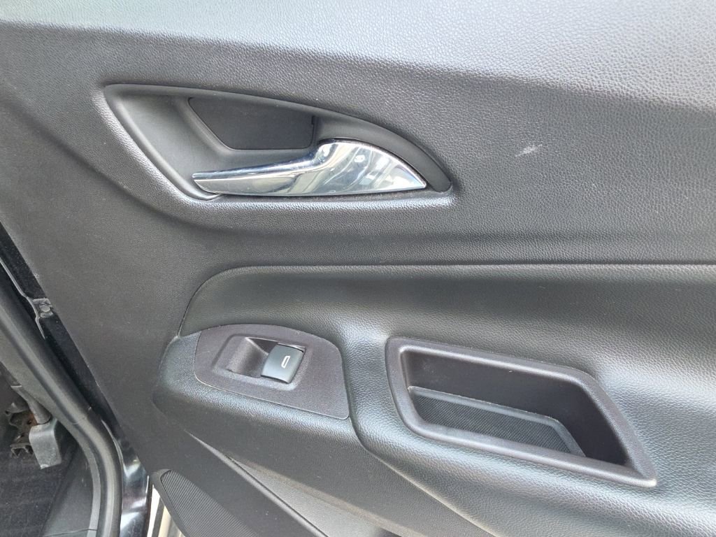 Used 2020 Chevrolet Equinox LT image 39