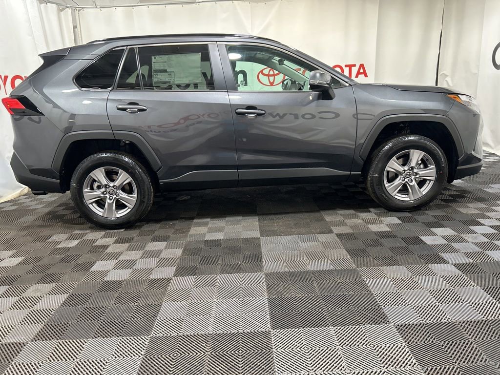 Used 2025 Toyota RAV4 XLE image 10
