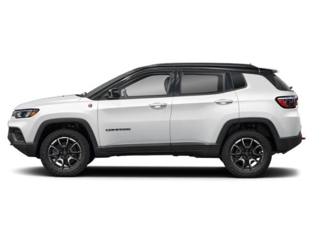 Used 2024 Jeep Compass Trailhawk AWD/4WD image 3