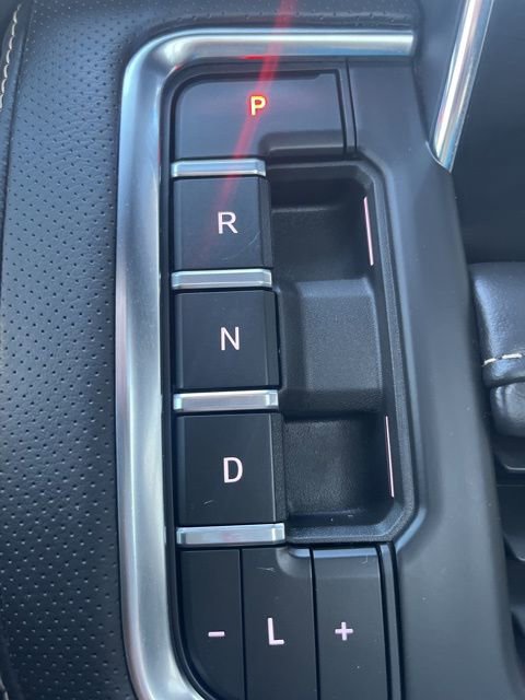 Used 2023 GMC Yukon XL SLT w/ SLT Premium Package image 17