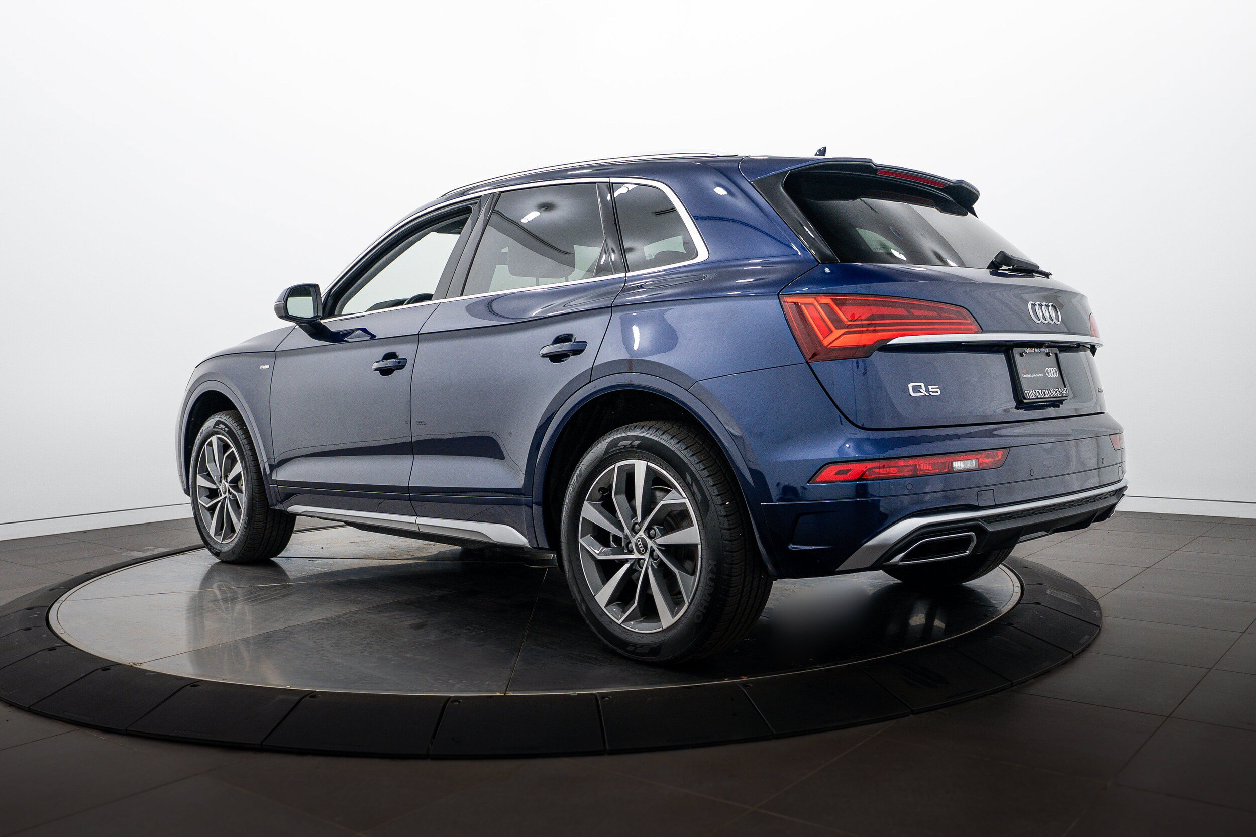 Certified 2023 Audi Q5 2.0T Premium w/ Convenience Package AWD/4WD image 5